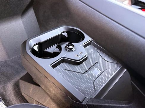 New 2026 BMW iX xDrive60 image 32