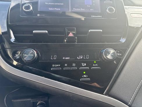 Used 2022 Toyota Camry SE FWD image 24