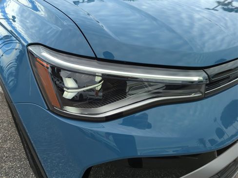 New 2026 Volkswagen Taos S image 17