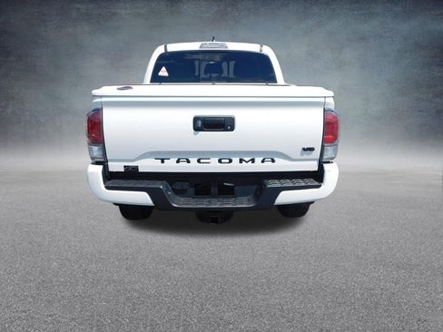 Used 2023 Toyota Tacoma TRD Sport AWD/4WD image 4