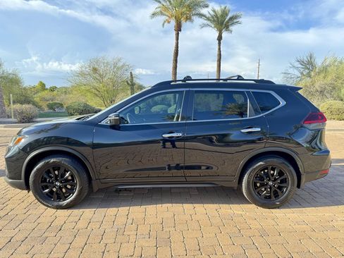 Used 2018 Nissan Rogue SV FWD image 5