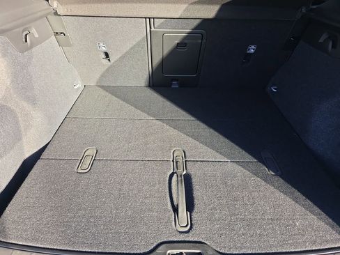 Certified 2023 Volvo XC40 B5 Plus w/ Driver Assist Package image 23