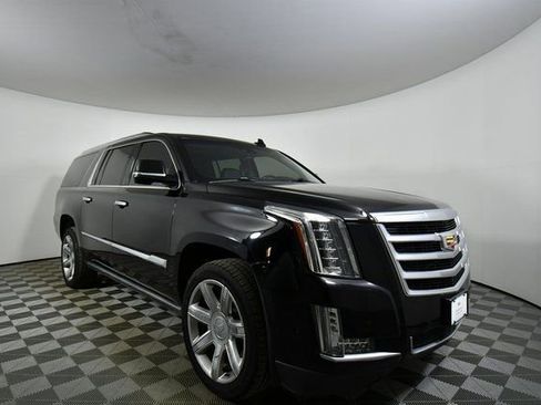 Used 2019 Cadillac Escalade ESV Premium Luxury image 17