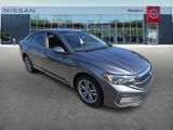 Used 2024 Volkswagen Jetta SE image 3