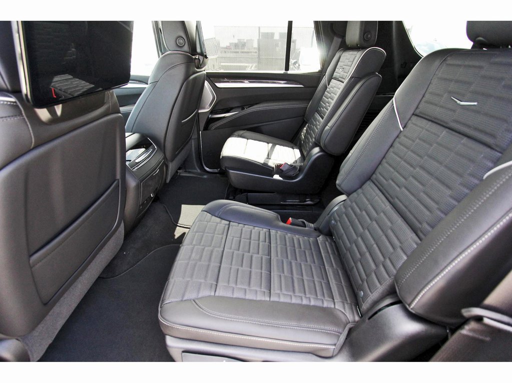 New 2026 Cadillac Escalade V w/ LPO, ONYX Package AWD/4WD image 7