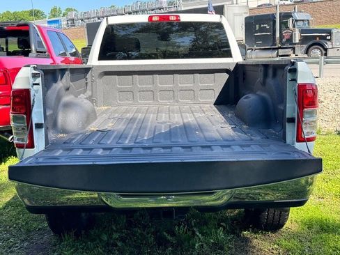 Used 2024 RAM 3500 Big Horn AWD/4WD image 5