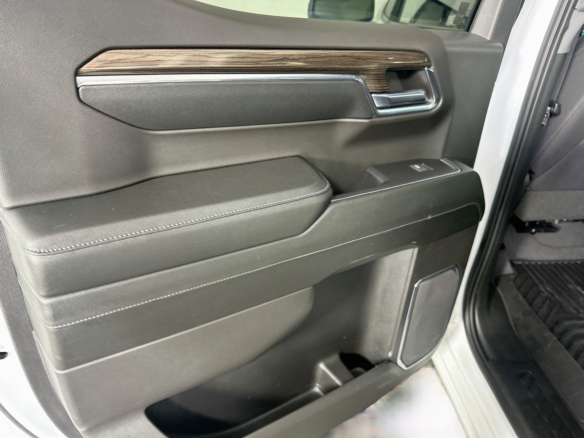 Used 2024 Chevrolet Silverado 1500 LT AWD/4WD image 26