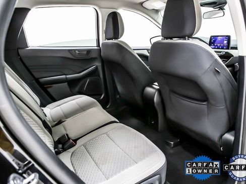 Used 2022 Ford Escape SE image 34