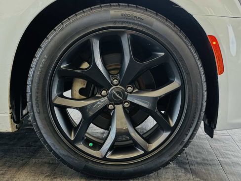 Used 2022 Chrysler 300 S w/ Comfort Group RWD image 26