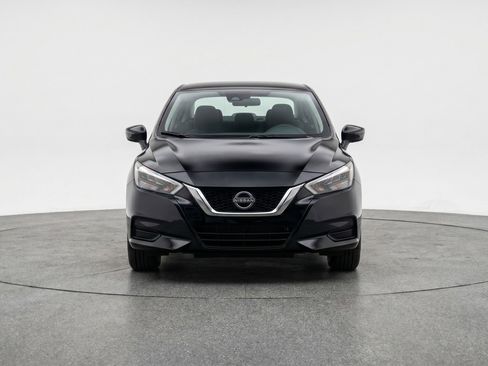 Used 2025 Nissan Versa SV FWD image 2