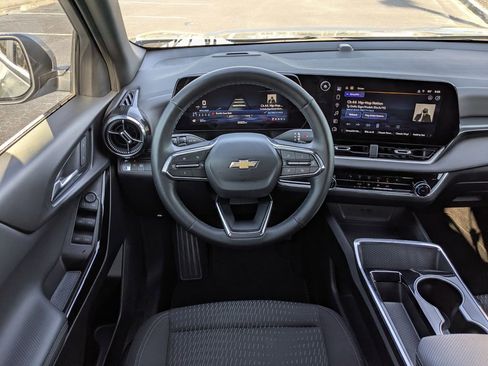 Used 2025 Chevrolet Equinox LT image 17