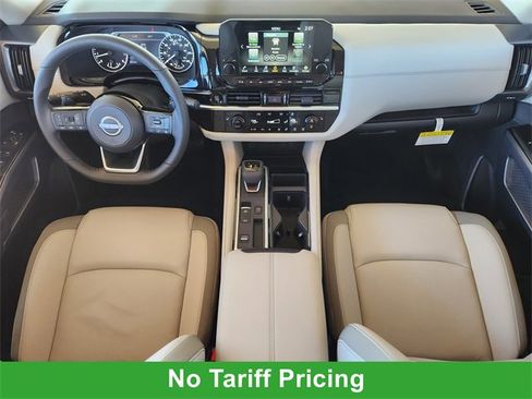 Used 2025 Nissan Pathfinder SL image 19