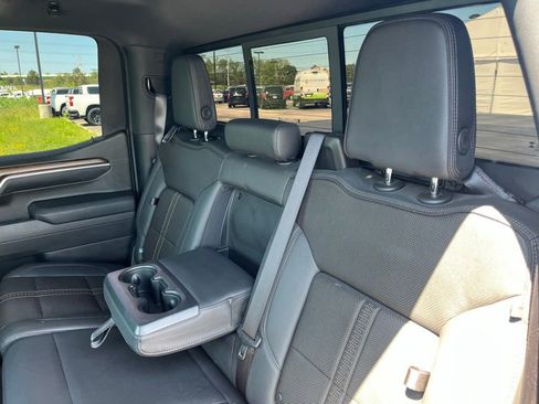 Used 2025 Chevrolet Silverado 1500 High Country w/ Midnight Edition AWD/4WD image 28