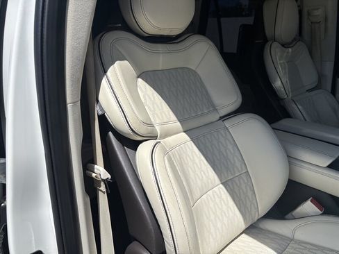 Used 2020 Lincoln Navigator L Black Label w/ Cargo Convenience Package AWD/4WD image 38