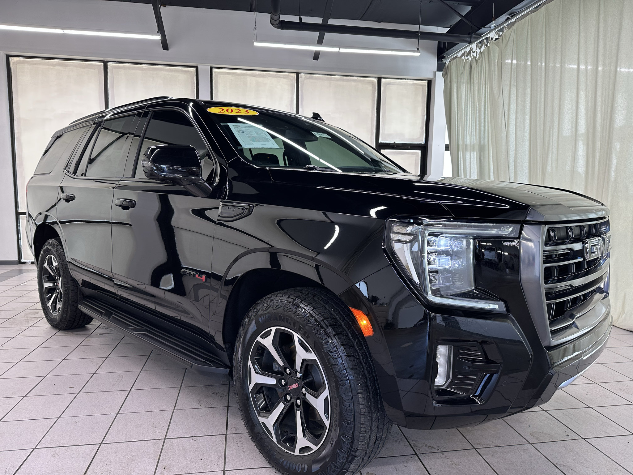 Certified 2023 GMC Yukon AT4 w/ Technology Package AWD/4WD image 2