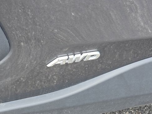 Used 2021 Toyota RAV4 LE AWD/4WD image 16