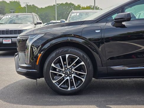 Certified 2025 Cadillac Optiq Sport 2 w/ LPO, Floor Liner Package AWD/4WD image 37