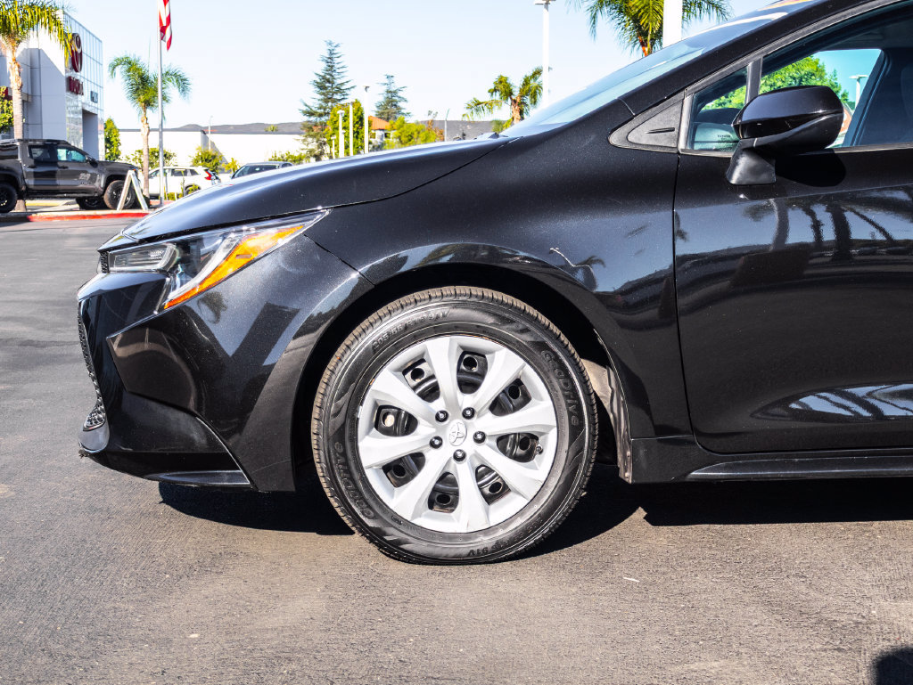 Used 2022 Toyota Corolla LE FWD image 5