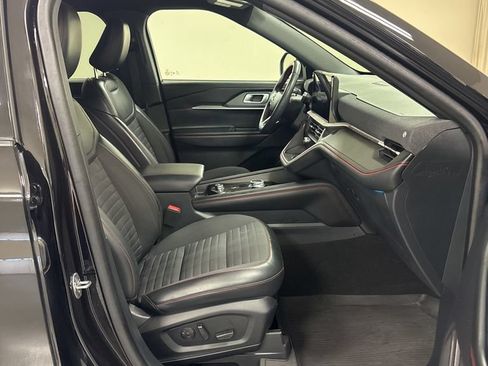 Used 2025 Ford Explorer ST-Line w/ Premium Package AWD/4WD image 18