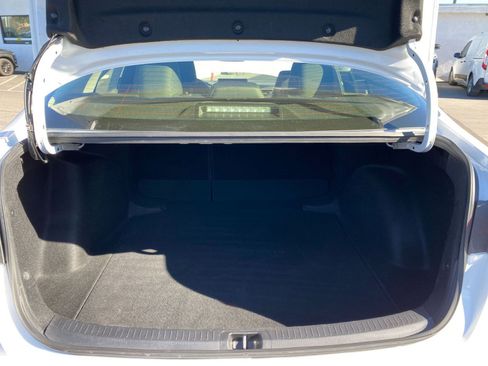 Used 2025 Toyota Corolla LE image 31