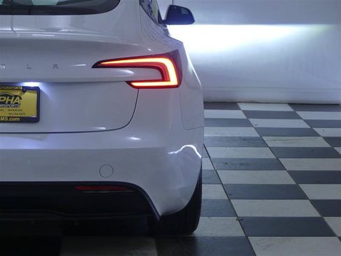 Used 2024 Tesla Model 3 Standard Range RWD image 25