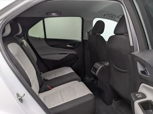 Used 2024 Chevrolet Equinox LT image 18