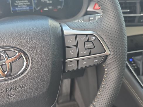 New 2026 Toyota Sienna Platinum AWD/4WD image 14
