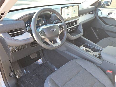 New 2026 Ford Explorer Active image 7