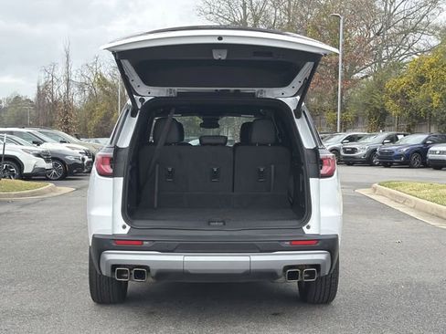 Used 2024 GMC Acadia Elevation image 16