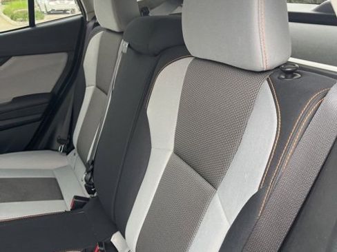 Used 2018 Subaru Crosstrek 2.0i Premium w/ Eyesight System image 9