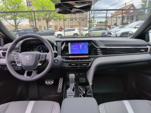 Used 2026 Toyota Camry SE AWD/4WD image 11