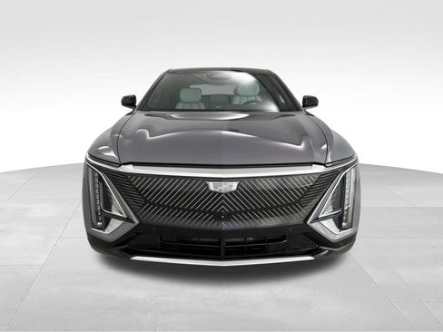 Used 2024 Cadillac Lyriq Luxury AWD/4WD image 8