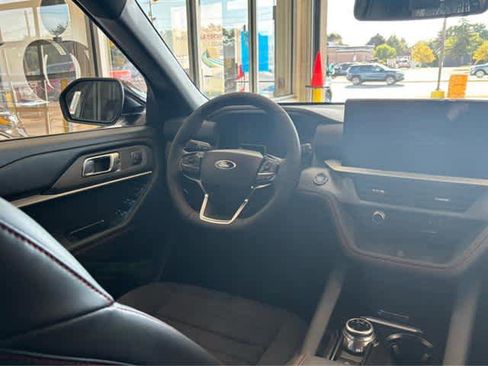 New 2025 Ford Explorer ST-Line w/ Premium Package image 10