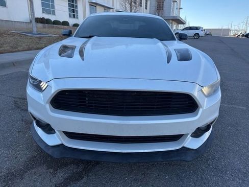 Used 2017 Ford Mustang GT Premium image 3