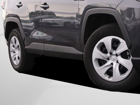 Certified 2024 Toyota RAV4 LE AWD/4WD image 3