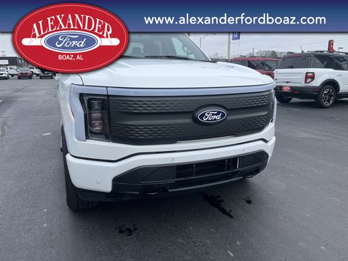 Used 2024 Ford F150 Lightning Flash image 5