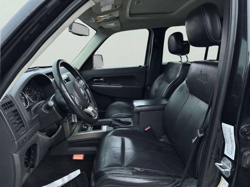 Used 2011 Jeep Liberty Limited w/ Sky's The Limit Group AWD/4WD image 14