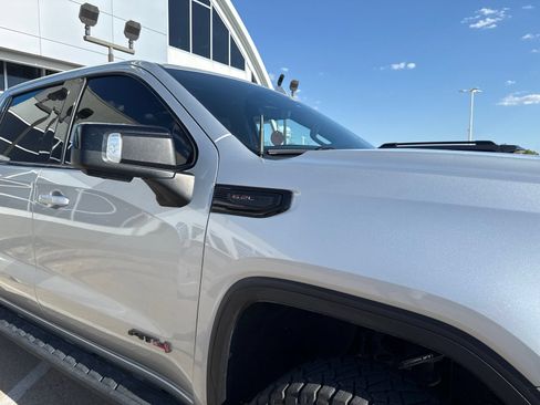 Used 2022 GMC Sierra 1500 AT4 w/ AT4 Premium Package AWD/4WD image 8