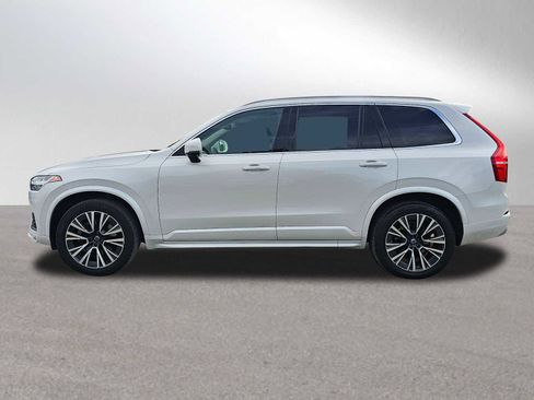 Certified 2022 Volvo XC90 T5 Momentum w/ Climate Package image 4