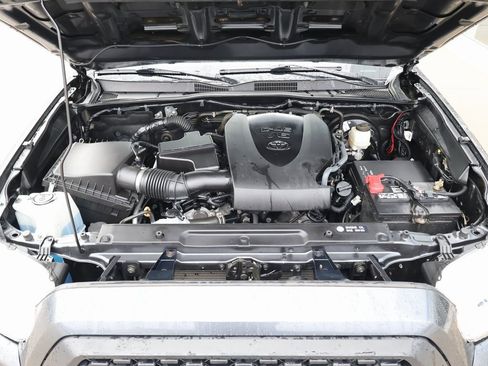 Used 2019 Toyota Tacoma TRD Sport w/ Technology Package image 42