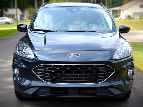 Used 2022 Ford Escape SEL w/ Equipment Group 302A image 2