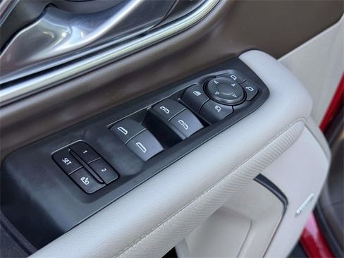 Used 2021 GMC Yukon SLT w/ SLT Premium Package image 23