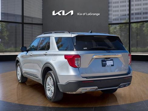 Used 2024 Ford Explorer XLT w/ Equipment Group 202A image 7