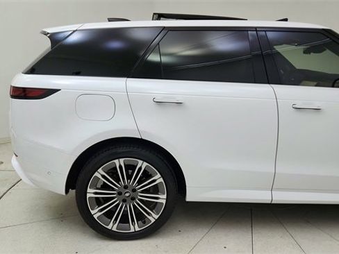 Used 2024 Land Rover Range Rover Sport Dynamic SE image 12