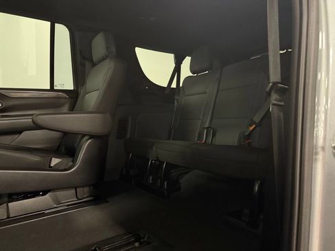 Used 2023 Chevrolet Suburban LT w/ LT Signature Package AWD/4WD image 11