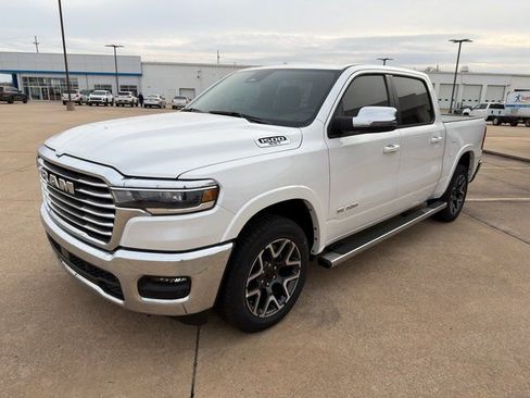 New 2025 RAM 1500 Laramie AWD/4WD image 11