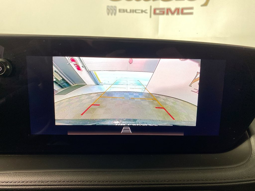 Used 2024 Buick Encore GX Avenir w/ Avenir Convenience Package FWD image 17