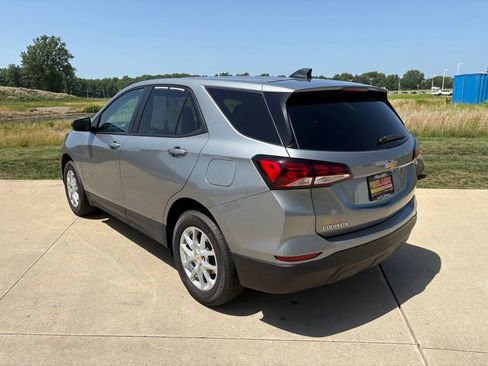 Used 2024 Chevrolet Equinox LS w/ LS Convenience Package FWD image 7