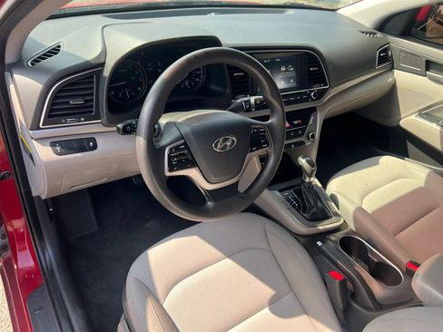 Used 2017 Hyundai Elantra SE FWD image 14