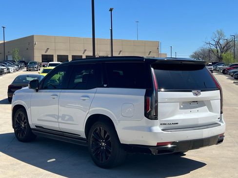 Used 2021 Cadillac Escalade Sport w/ Driver Assist Tech Package image 9